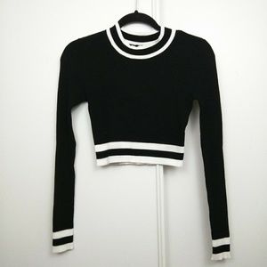 🍁3/$25 Divided H&M Knit Cropped Turtleneck